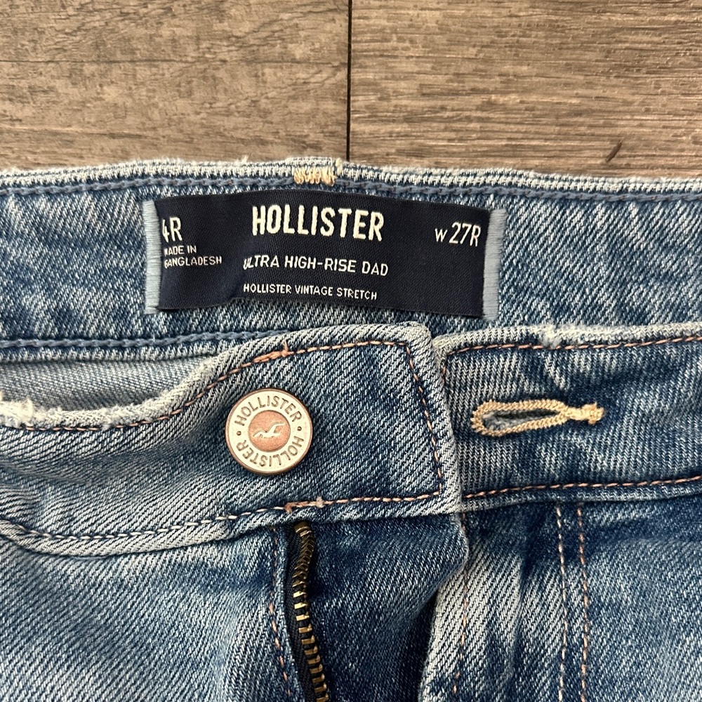 Hollister Light Blue Straight Leg Jeans - Picture 2 of 5